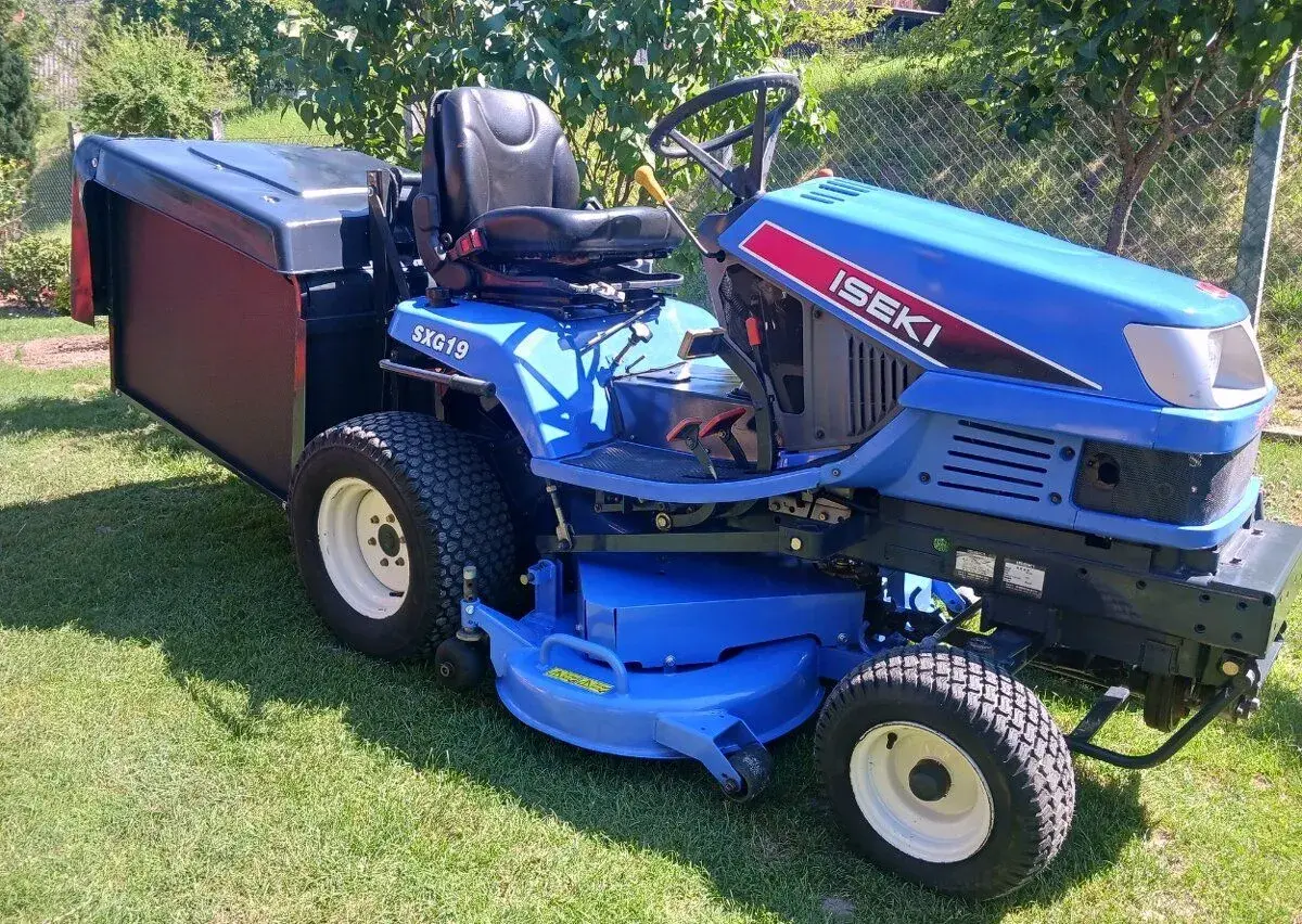 Zahradní traktor Iseki SXG 19