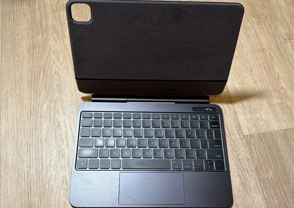 Klávesnice pro iPad Pro M4, M5
