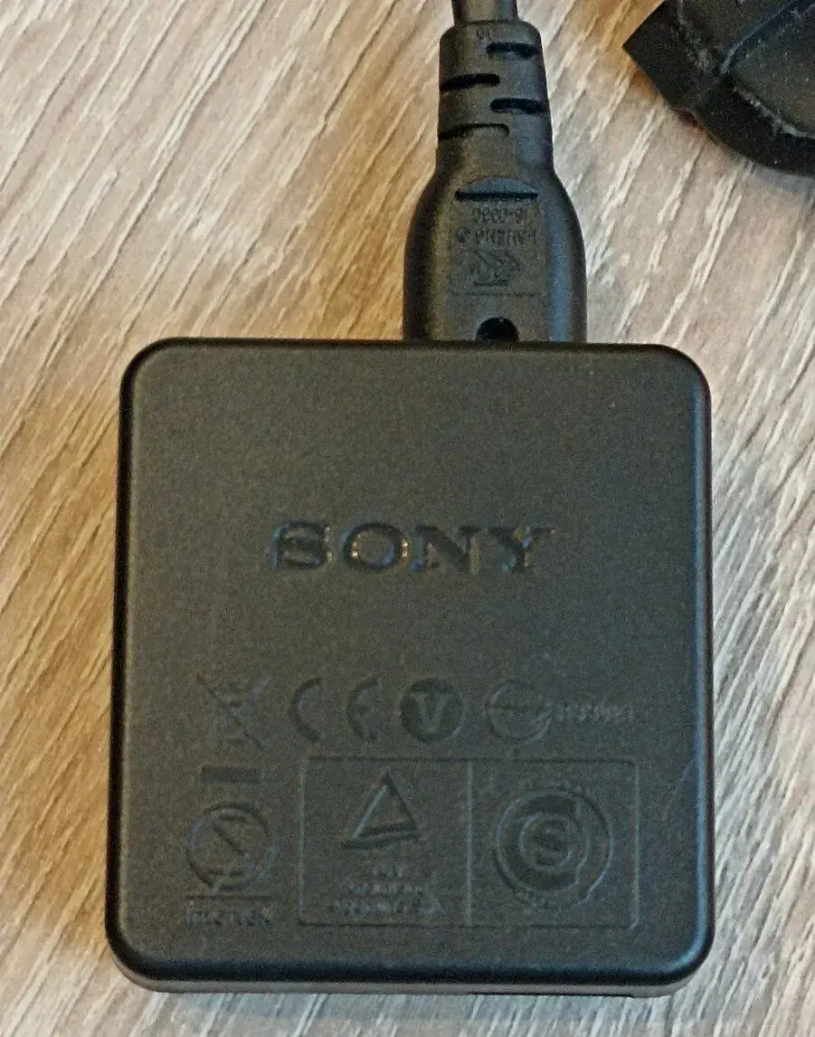 Napájecí adaptér sony