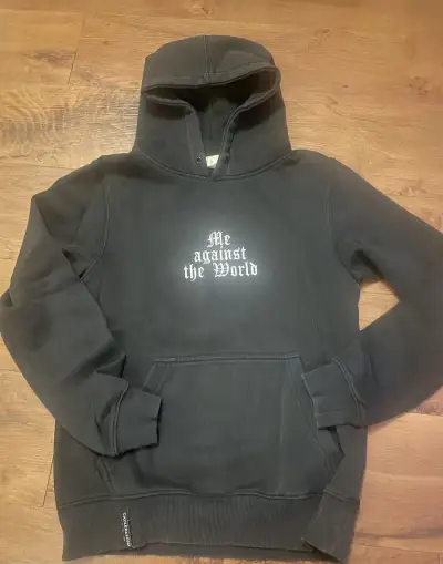 Bavlněná černá mikina s kapucí (S)