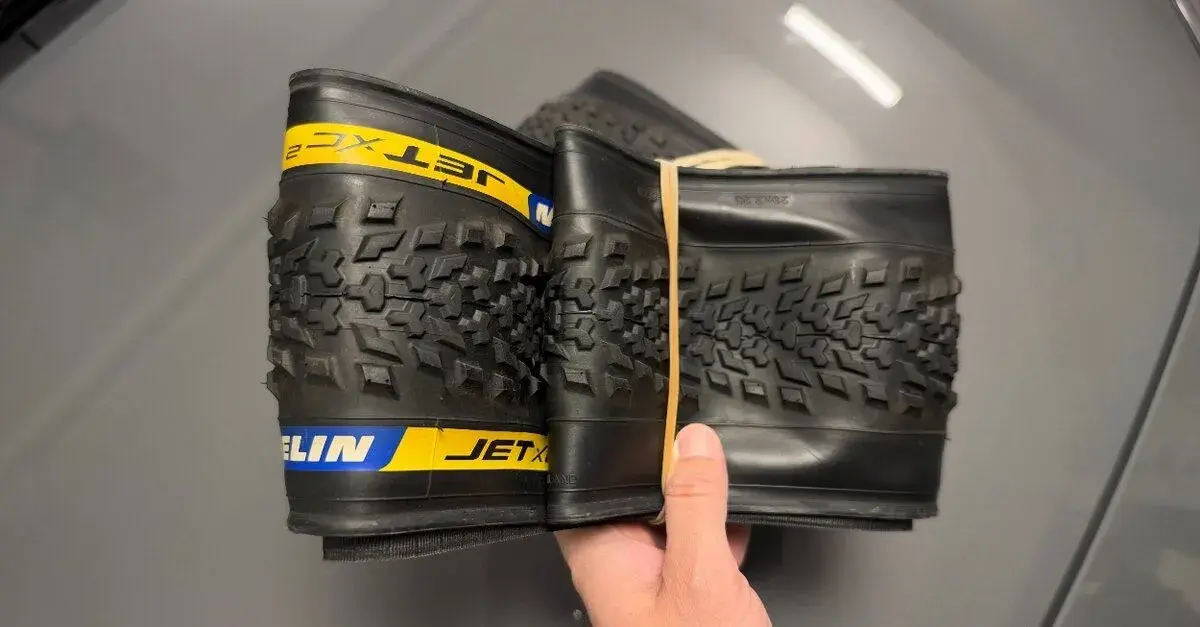 MICHELIN PLÁŠŤ JET XC2 29x2.25 RACING LINE