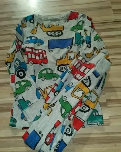 Šedé pyžamo s bagry, auty 122 Next