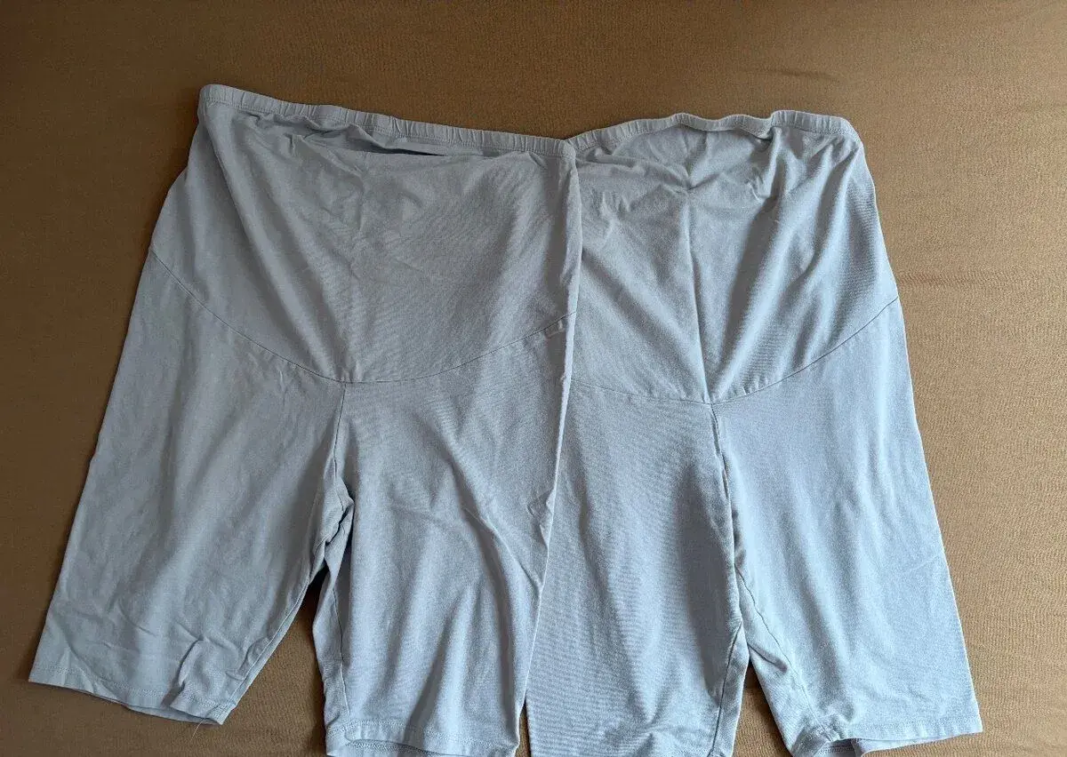 2x těhotenské kraťasy béžové H&M