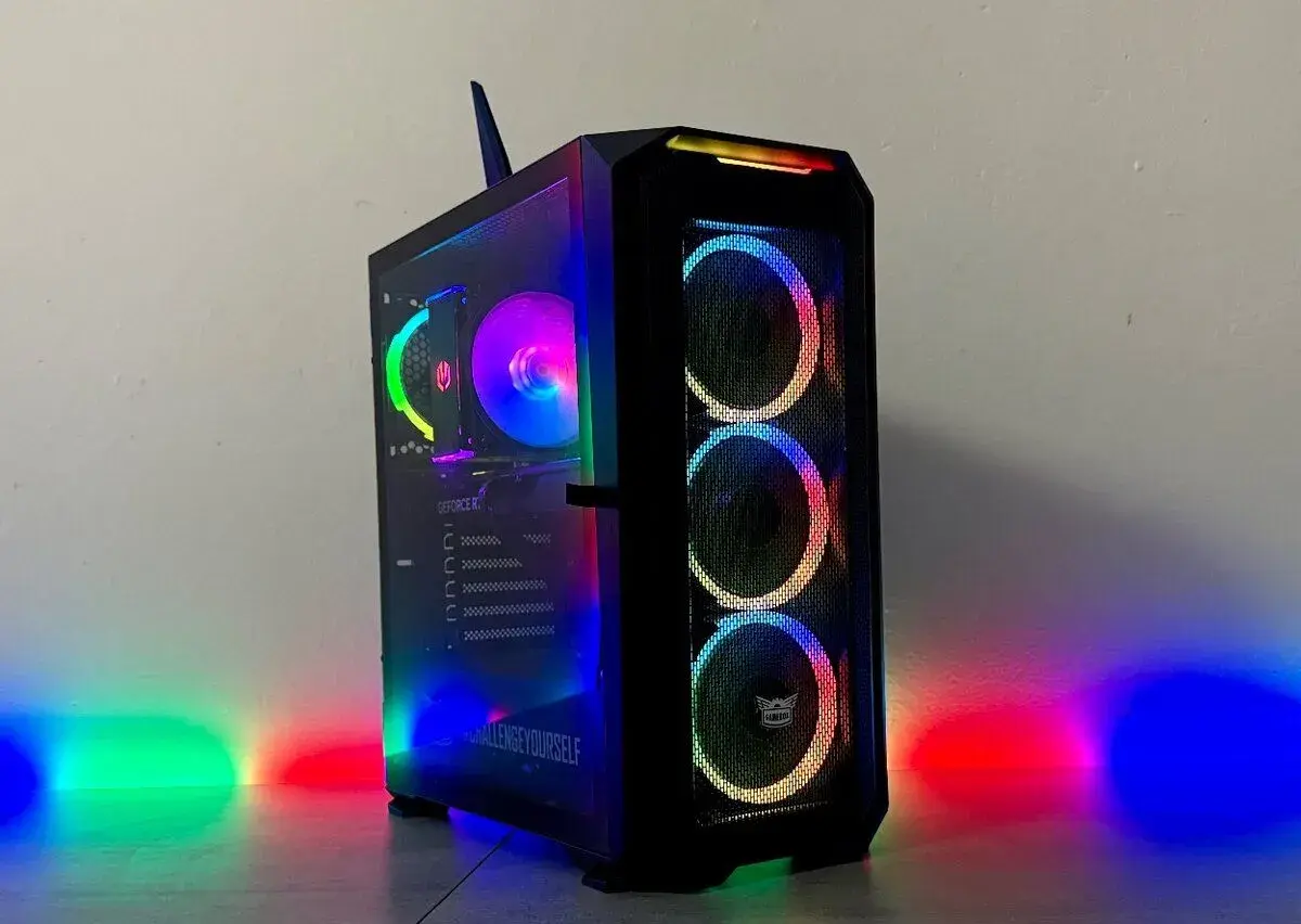 VÝKONNÝ HERNÍ PC I5 14600K/32GB RAM/RTX 5060-Ti 16GB/1TB SSD