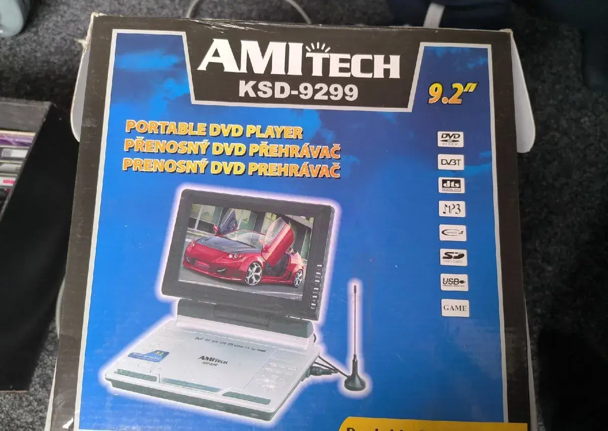 Přenosný DVD přehrávač Amitech KSD-9299(9.2")–100%KOMPLETNÍ