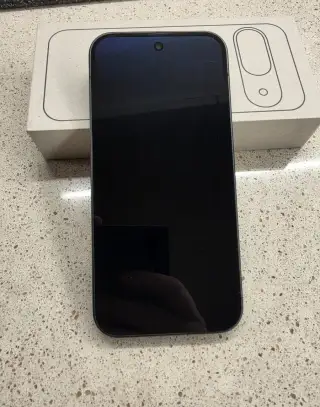 Google Pixel 9, 256 GB, Obsidian (černý), baterie 96 %