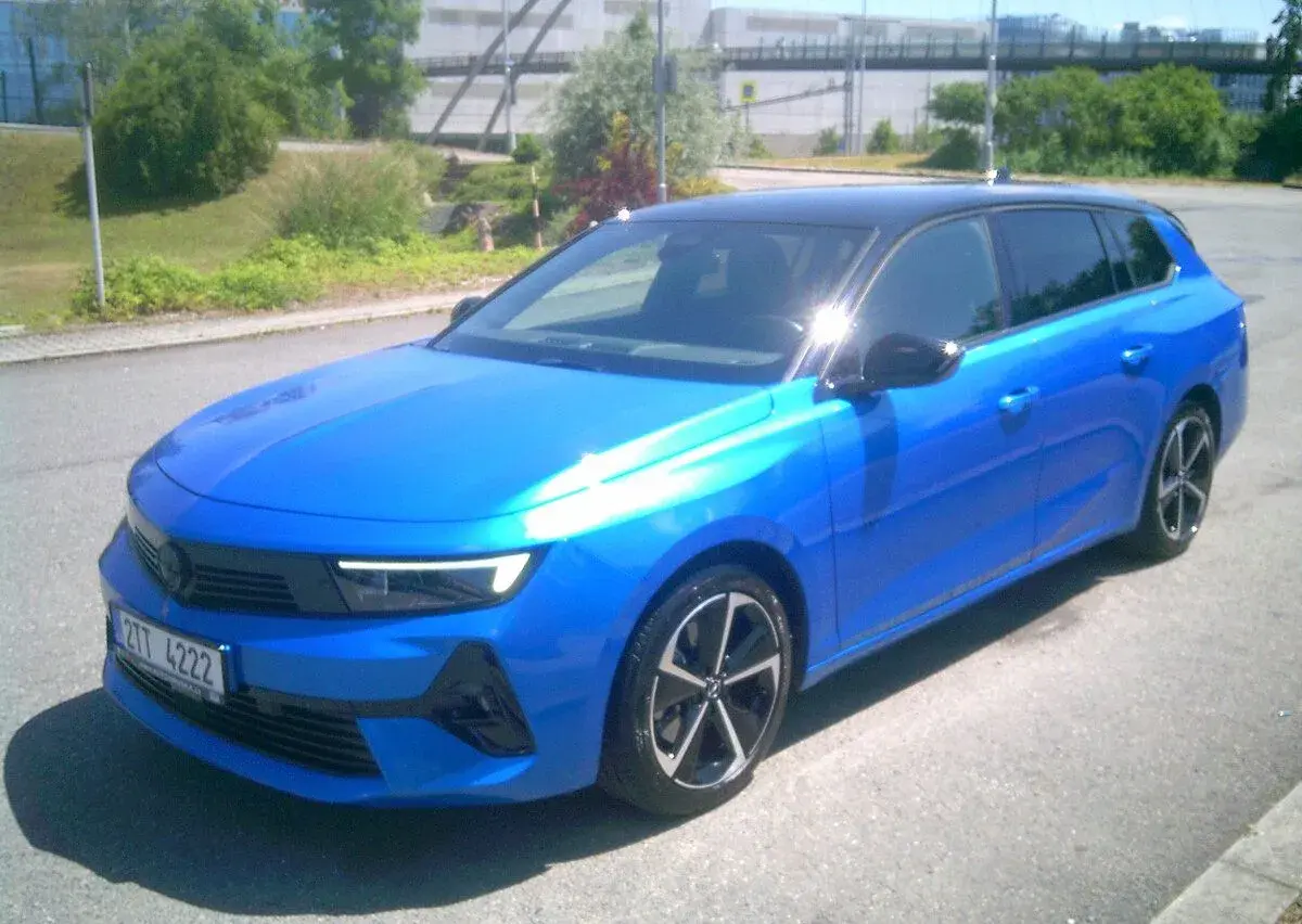 Opel ASTRA – 2025, 25 000 km