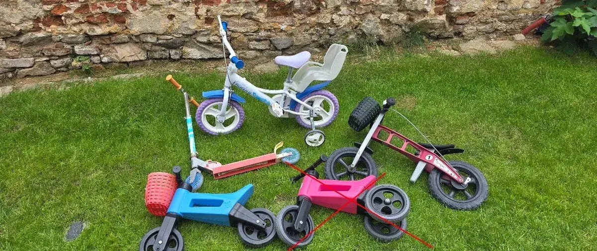 Kolo, odrážedlo, koloběžka, firstbike, frozen, tlapková patr