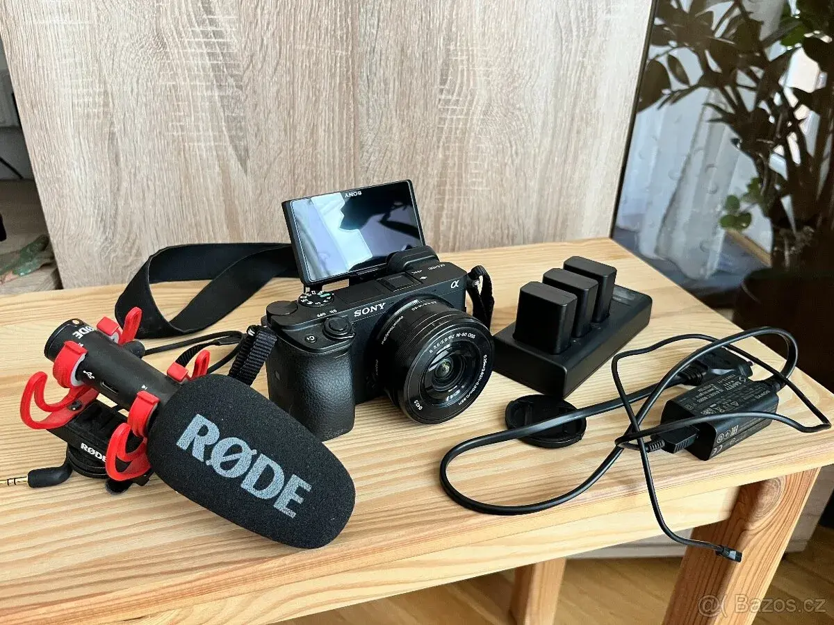 Sony A6400 + 16–50 mm | Závěrka 5780 snímků | Původní doklad